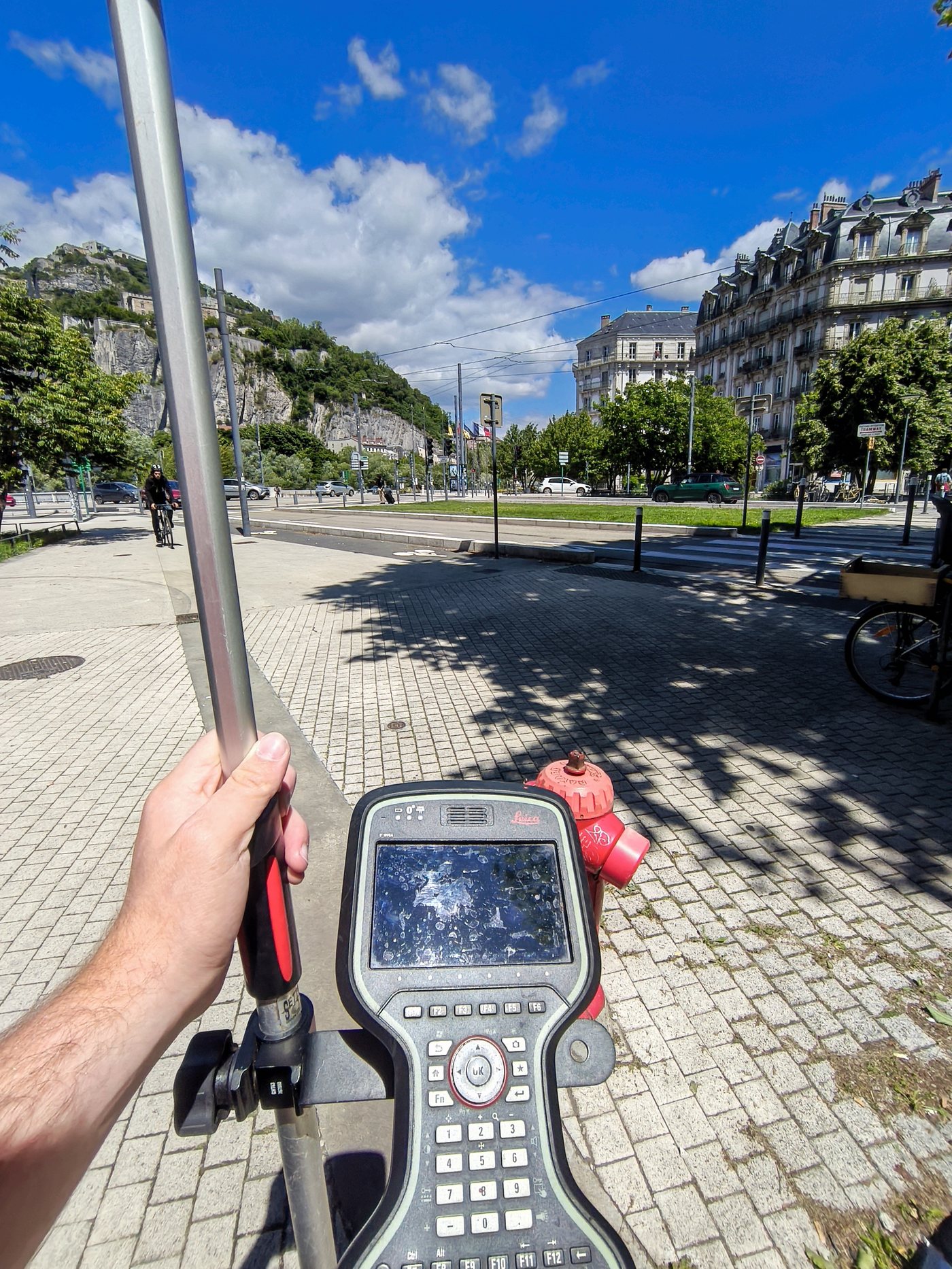 Levé GNSS au centre d'une place, carnet de terrain Leica